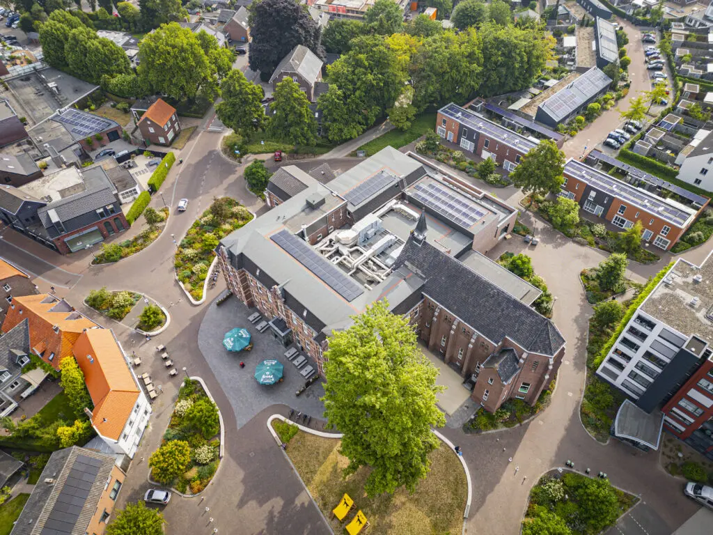 Monumentaal pand het Gasthoes in Horst met zonnepanelen