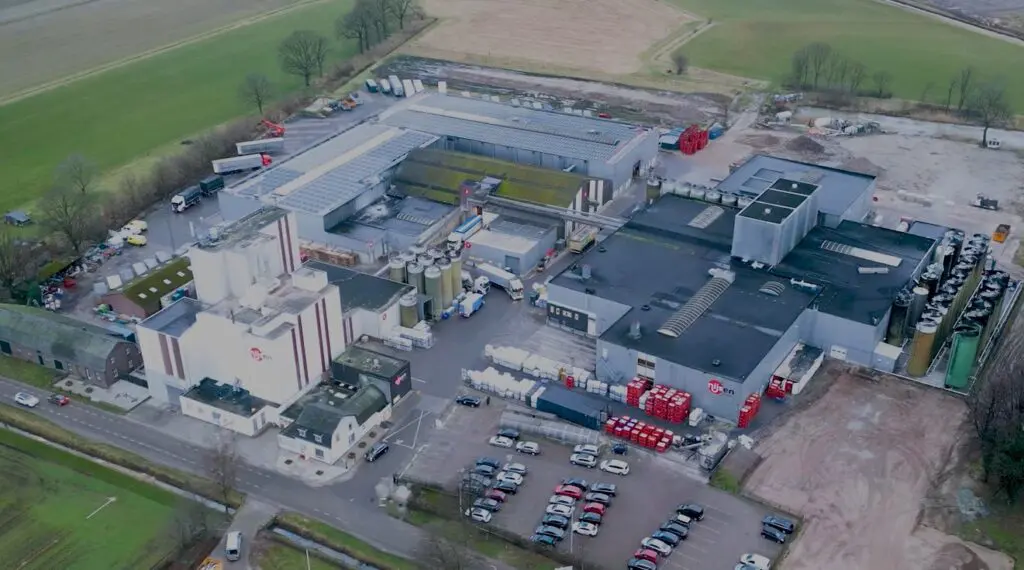 terrein Nijsen Veulen met zonnepanelen